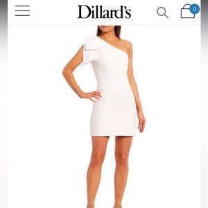 White One shoulder bow dress
